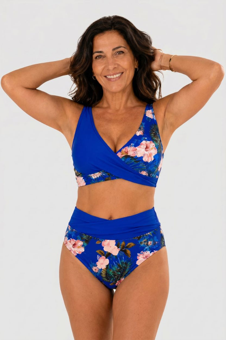 Kwiatowy bikini z wysokim stanem modelujący talię